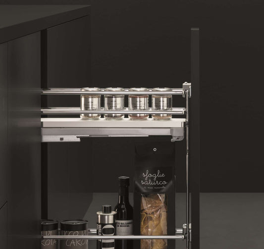 Galaxy pull-out installed in a 150 mm base cabinet with spice jars | Galaxy 拉架安裝於 150 mm 地櫃實景