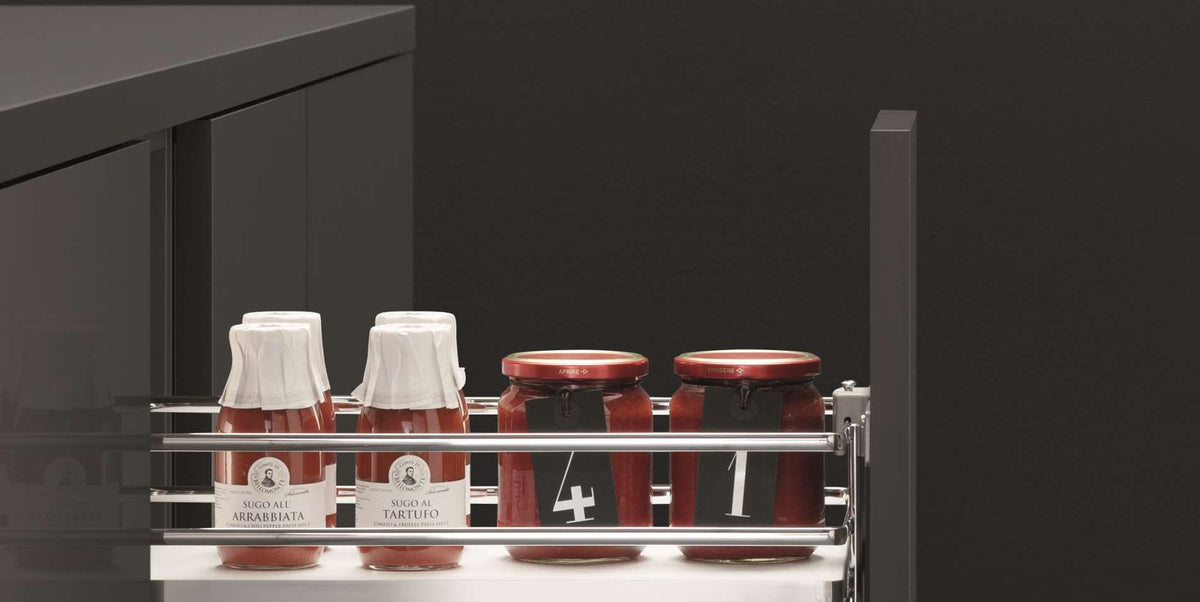 Galaxy bottle organizer installed in a 300 mm base cabinet | Galaxy 調味品拉架安裝於 300 mm 地櫃實景