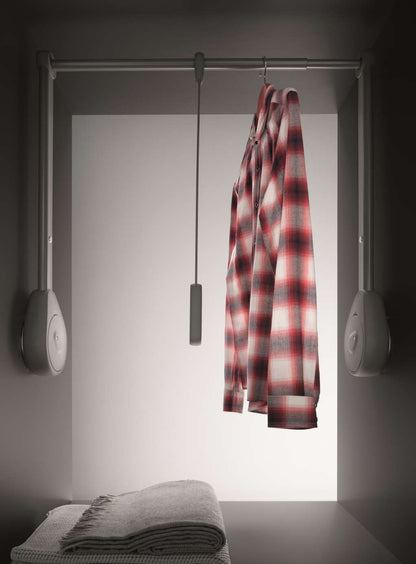 AMBROGIO wardrobe lift installed in a tall wardrobe with the rail lowered | AMBROGIO 升降拉架安裝於高身衣櫃，掛衣杆下拉實景