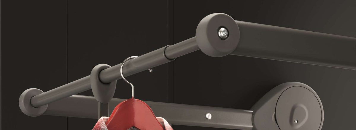 Close-up of the lift arm and ergonomic pull handle | 支撐臂及人體工學拉手特寫
